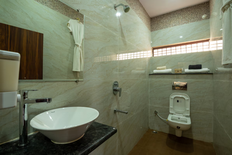 Super Deluxe bathroom